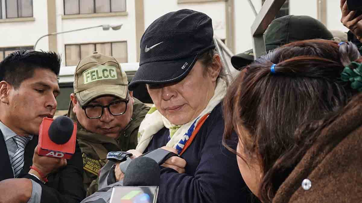 Exdirectora de YPFB sale de celdas policiales y cumplirá detención domiciliaria por caso “gasolina basura” duran