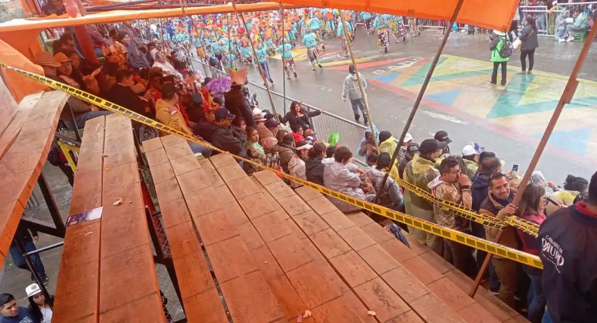 Investigan estafa múltiple en venta de graderías en Oruro; hay tres aprehendidos en redes denuncian el alto costo de las graderias del carnaval de oruro 1320413