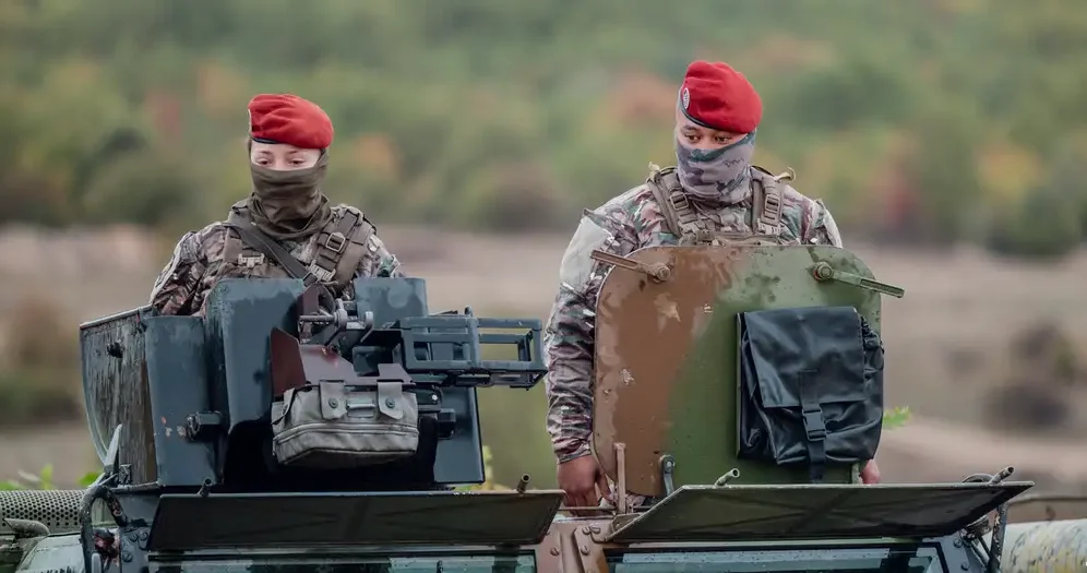 Francia: Gobierno anuncia servicio militar voluntario de 10 meses y con sueldo entorno a los 1.000 euros francia 1 e1764253393954