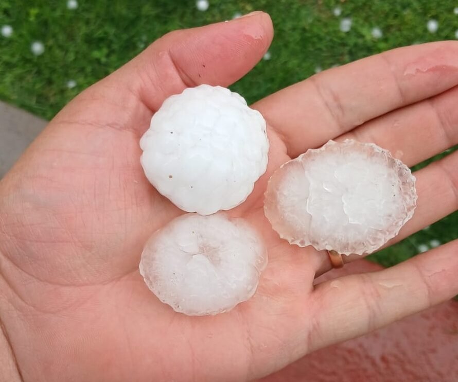 “Eran del tamaño de un huevo”, un fuerte granizo sorprende a Tarija granizo 4 e1758145089122
