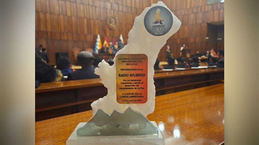Radio Splendid recibe reconocimiento de la Asamblea Departamental por aniversario de La Paz images 21 1 7