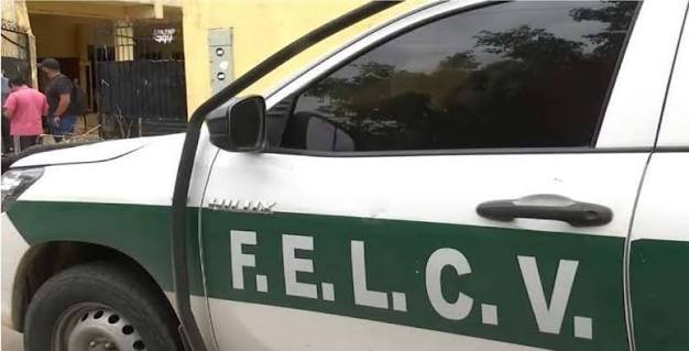 Santa Cruz: hombre acusado de violar a su sobrina durante cuatro años sigue prófugo, pese a tener contacto con su familia images 82