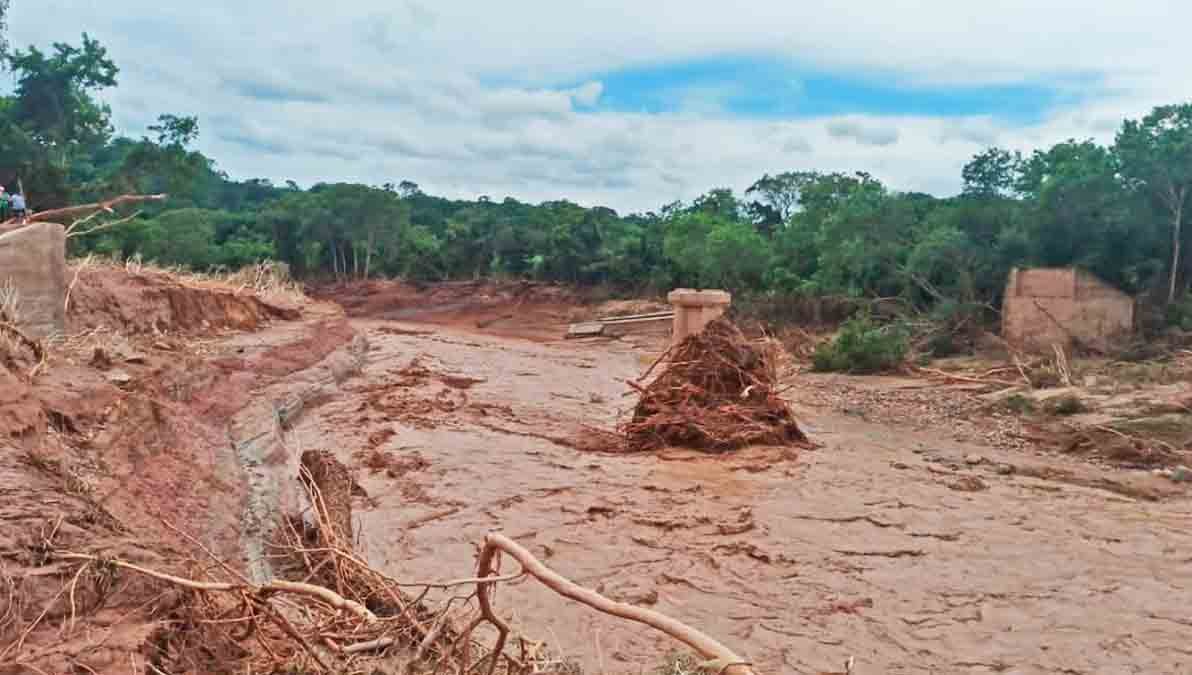 Santa Cruz: Reportan siete fallecidos y 20 desaparecidos por las inundaciones en el Torno inundaciones 3
