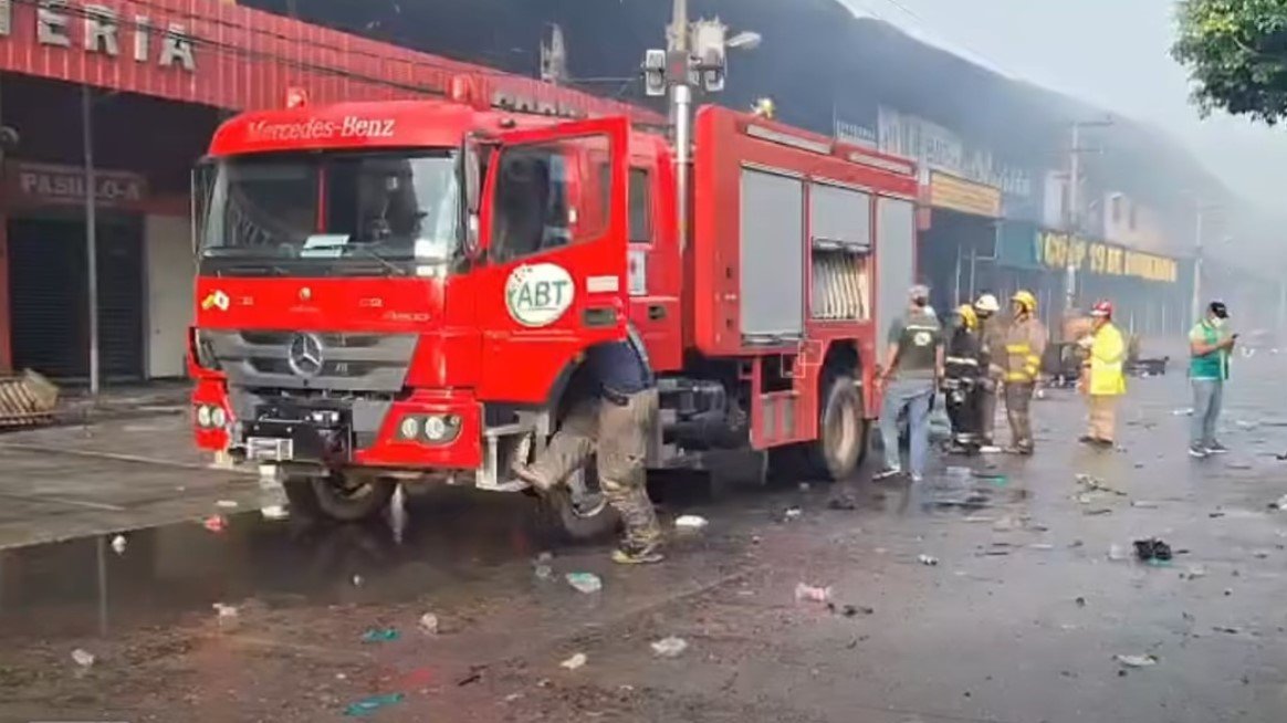 Incendio devastó más del 50% de la infraestructura de Barrio Lindo, reporta Gobernación javier milei en san pablo 25072026 2290881 1 1