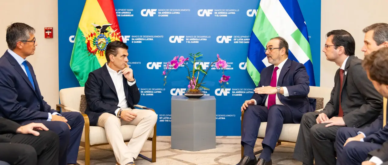 Paz se reúne con la CAF y anuncia acuerdo financiero de $us 3.100 millones para Bolivia l presidente ejecutivo de la caf b 101 13553760 20251104022302