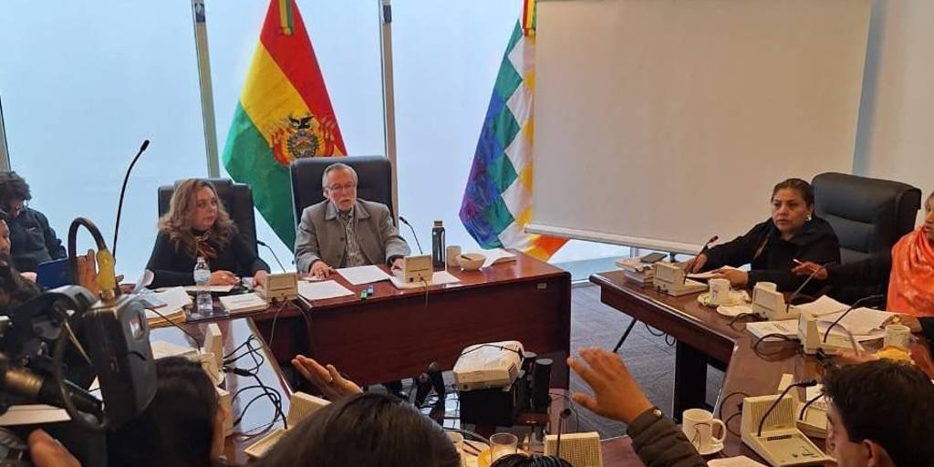 Comisión de Constitución aplaza tratamiento de acefalías judiciales por falta de quórum la sesion de la comision de constitu 101 13825923 20251201171829