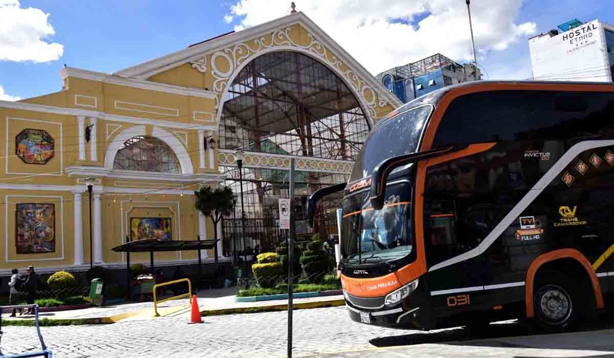 La Paz: Terminal de Buses suspende salidas al oriente debido a bloqueos en El Alto y Oruro la terminal de buses de la paz paraliza salidas hacia cochabamba y santa cruz por bloqueos 14 10 2025