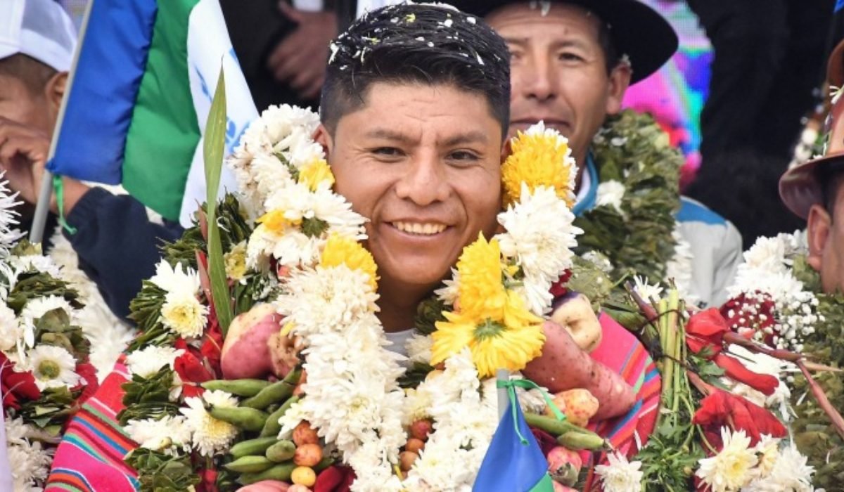 Leonardo Loza gana la Gobernación de Cochabamba y asegura que no se alejará de Evo Morales loza gana en primera vuelta y es el gobernador electo de cochabamba
