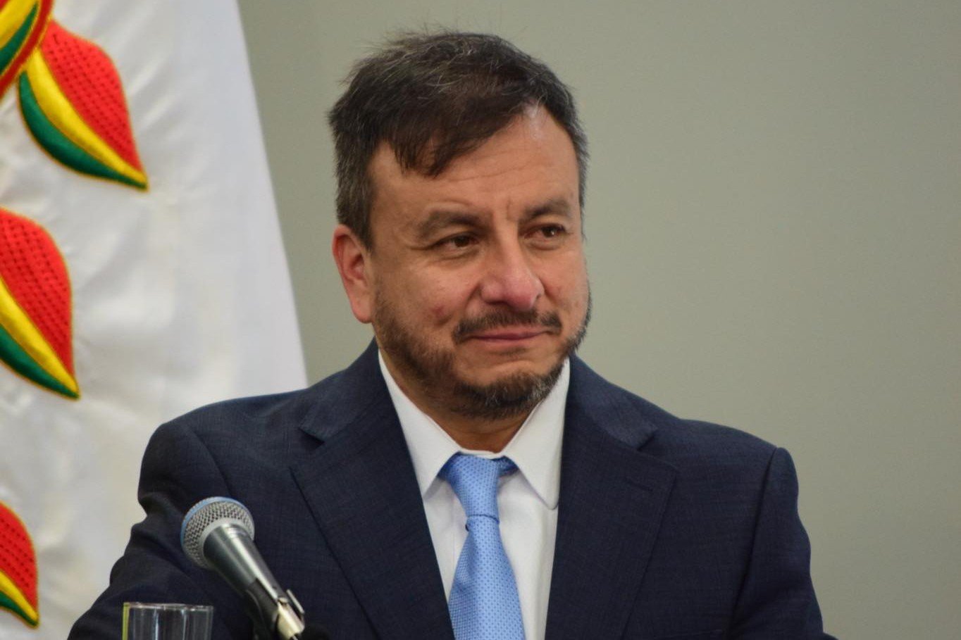 Reprograman declaración del ministro de Hidrocarburos por caso de presunto sobreprecio de combustible mauricio medinaceli d