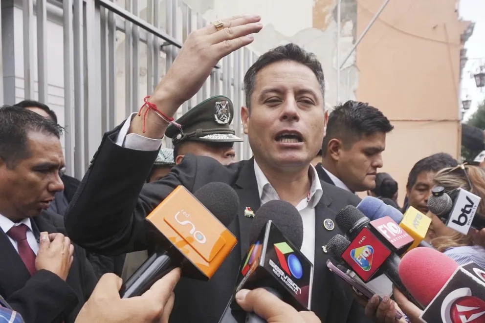 Lara dice que los ministros del presidente Paz “se dan golpe de Estado” md 53