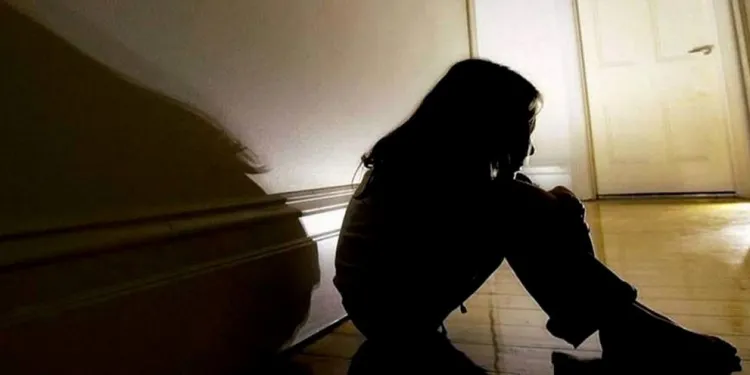 Condenan a 30 años de cárcel a un hombre que violó a su hijastra de ocho años en Beni menor de edad abuso