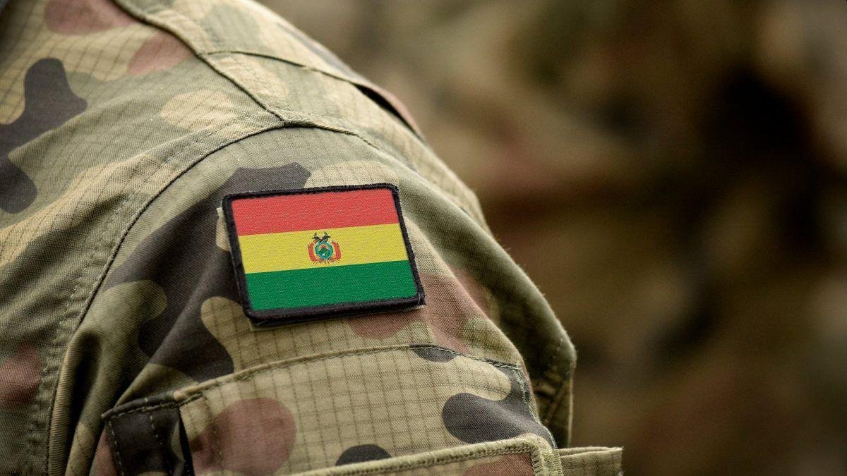 Dictan detención domiciliaria para militar acusado de uso indebido de recursos de Cofadena militar 198906578