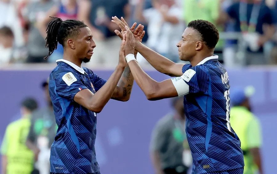 Francia derrota a Paraguay y jugará con Marruecos en cuartos de final del Mundial olise mbappe