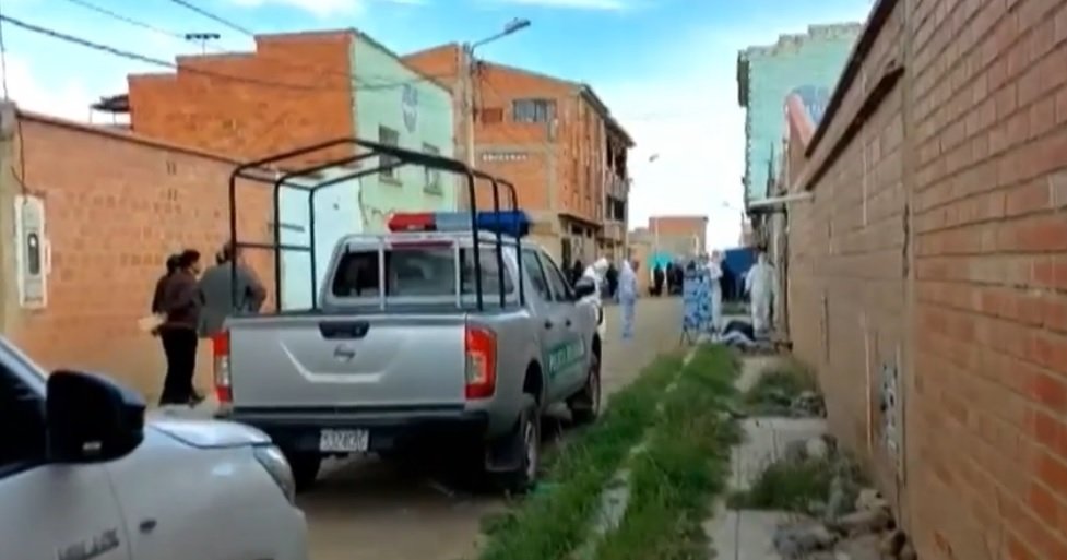 Aprehenden a sospechoso por asesinato de joven vendedor de tarjetas en Viacha patrulla policial 1