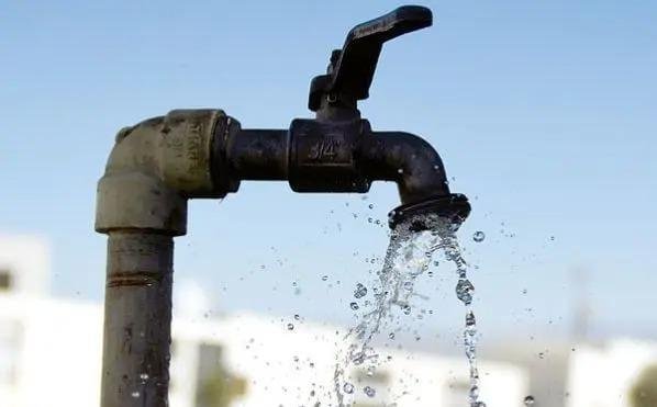 Epsas anuncia corte de agua en 70 zonas de La Paz este sábado 15 de agosto pileta 9