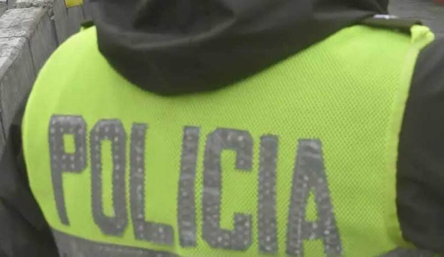 Un hombre caminaba ebrio y con uniforme policial en la Ceja, reporta la Policía policia 29 1