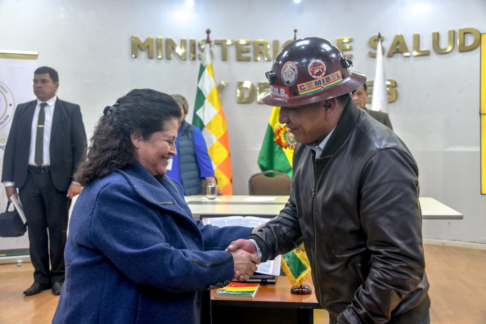 Dirigente minero asume la presidencia de la CNS tras acuerdo con su sector posesion calacira