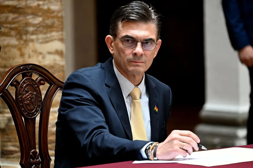 Presidente Paz dice que planea encarcelar a «muchos más corruptos» rodrigo paz 1