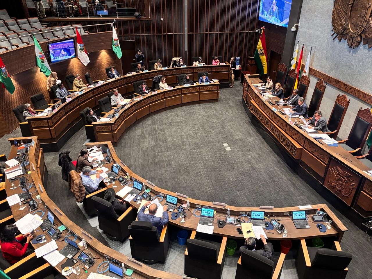 Comisión del Legislativo activa investigación por gasolina de “mala calidad” y define directiva senado mar26