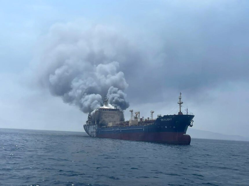 EEUU e Irán intensifican ataques y aumenta la tensión en el estrecho de Ormuz skylight petrolero ataque ormuz 860x645 1