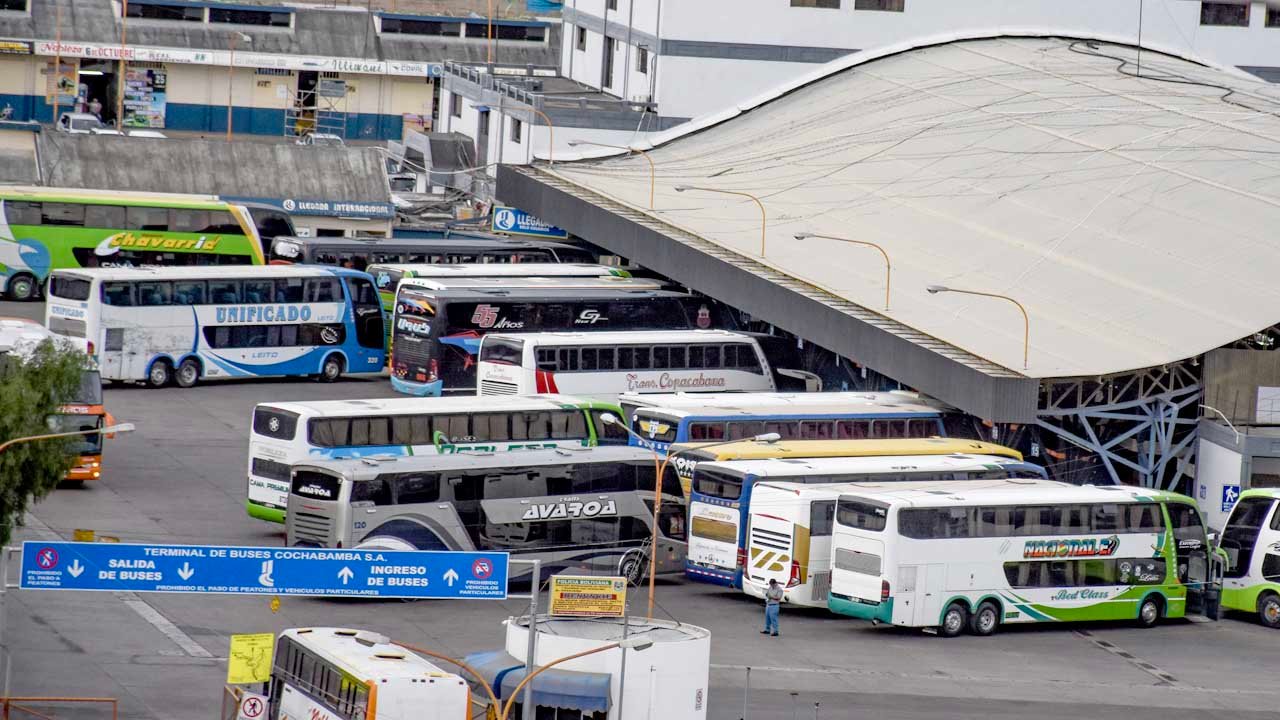 ATT instruye la suspensión de venta de pasajes a Cochabamba y Oruro por derrumbes terminal de buses 1
