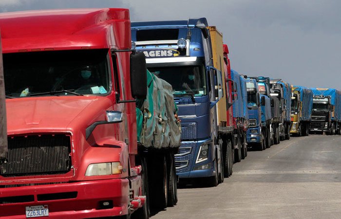 Transporte pesado pide congelar cuentas de la COB por los 50 días de bloqueos de carreteras transporte pesado