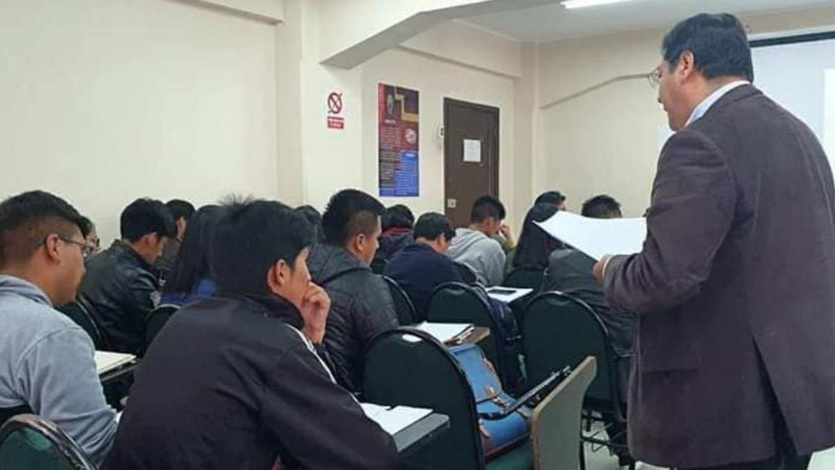 Estudiantes piden al presidente Arce que no vuelva a dictar clases en la universidad pública de La Paz u luis arce dictando clases foto btv 1756744047 1