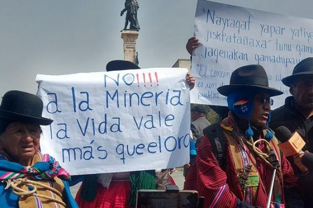 «Nuestros animales se están muriendo”: Sectores toman alcaldía de Viacha para expulsar a empresas mineras viacha protesta mineria