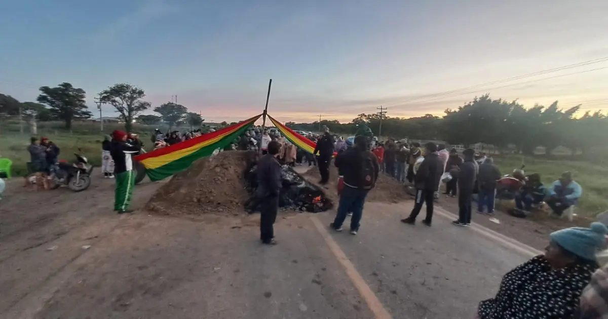 Santa Cruz: productores de Cuatro Cañadas anuncian bloqueo de 24 horas para este miércoles en rechazo al DS 5676 whatsapp image 2026 05 12 at 07 27 101 15385985 20260512112821