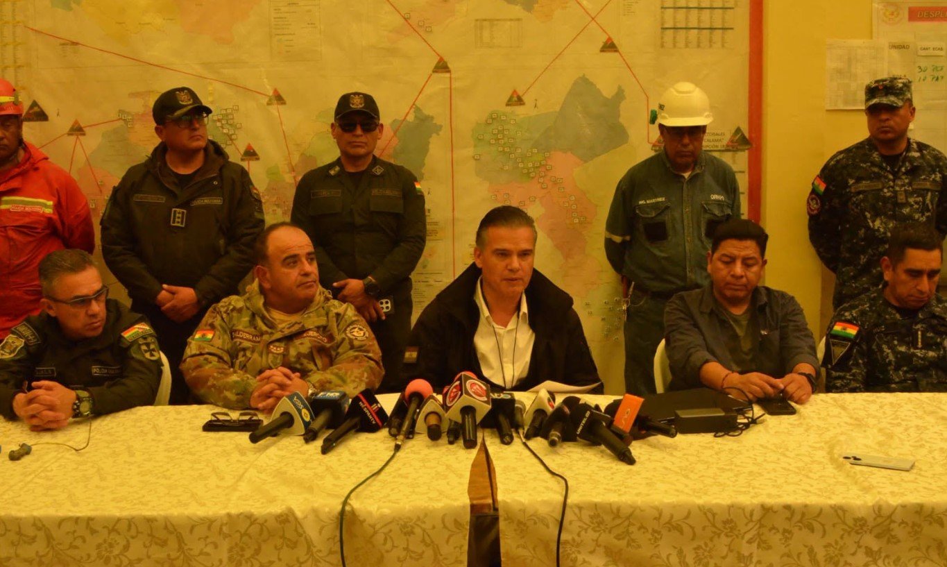 Viacha: Defensa alerta por artefactos explosivos y material bélico esparcidos tras siniestro wmremove transformed 2 8