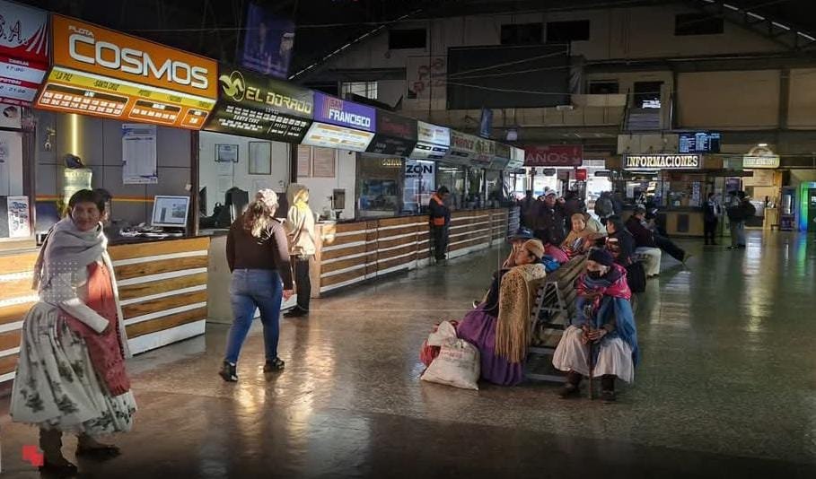Terminal de Cochabamba suspende salidas por bloqueos que demanda mantenimiento de carreteras wmremove transformed 3